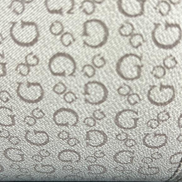 Guess | Classic Bag w/Iconic Logo Bag Charm, Matching Wallet & Dust Bag - Picture 6 of 16